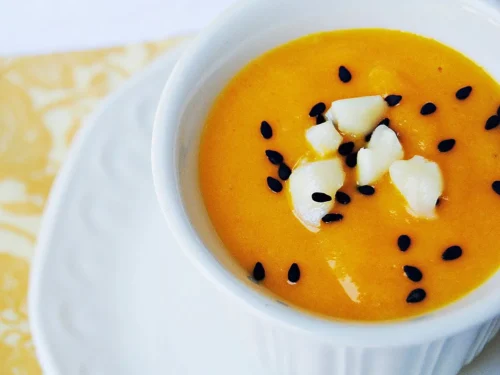 Crema de zanahoria con queso de cabra